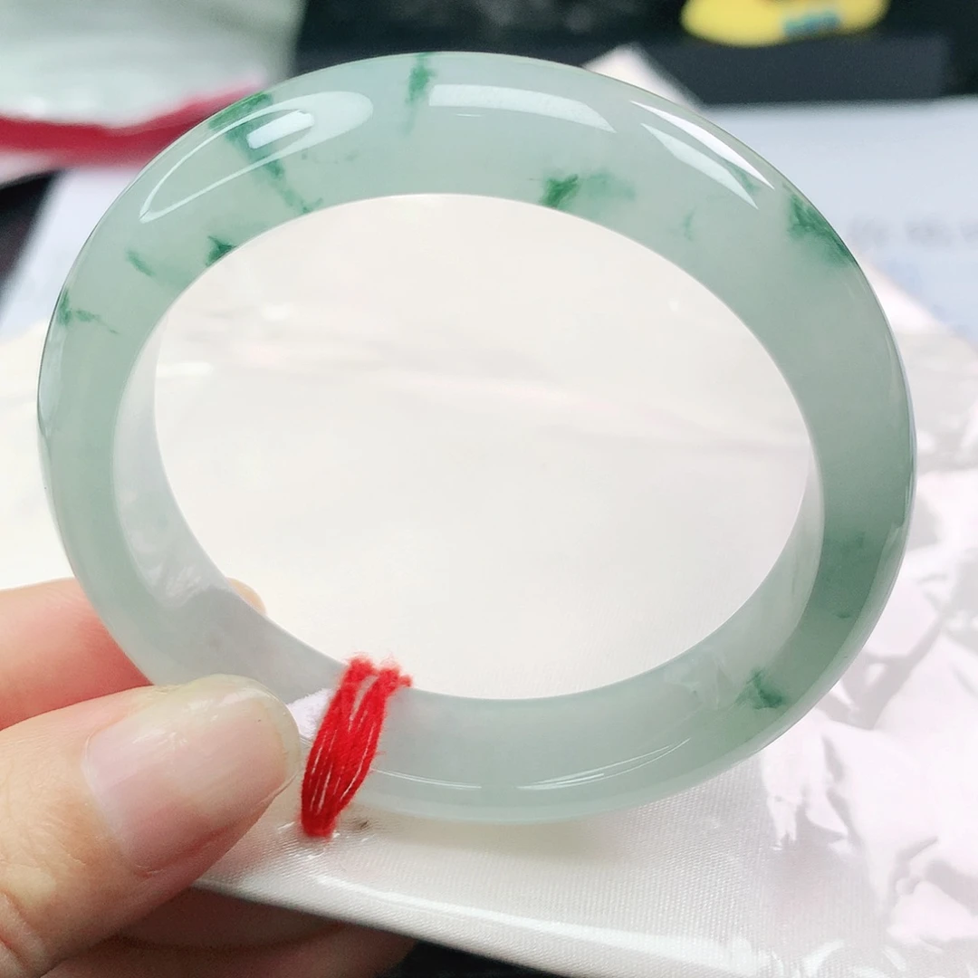 翡翠未镶嵌手镯正