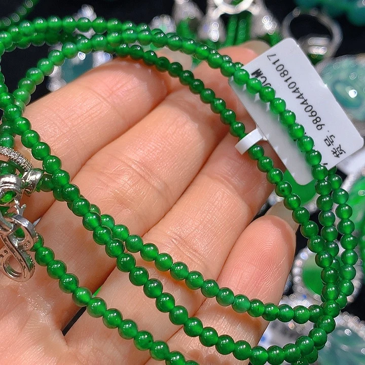 翡翠颈饰未镶嵌翡翠