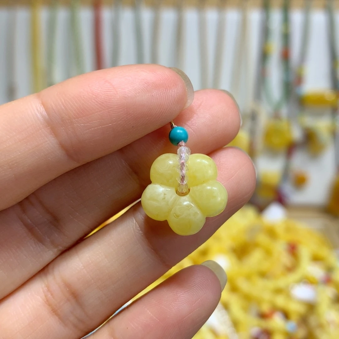 未镶嵌蜜蜡裸石配饰