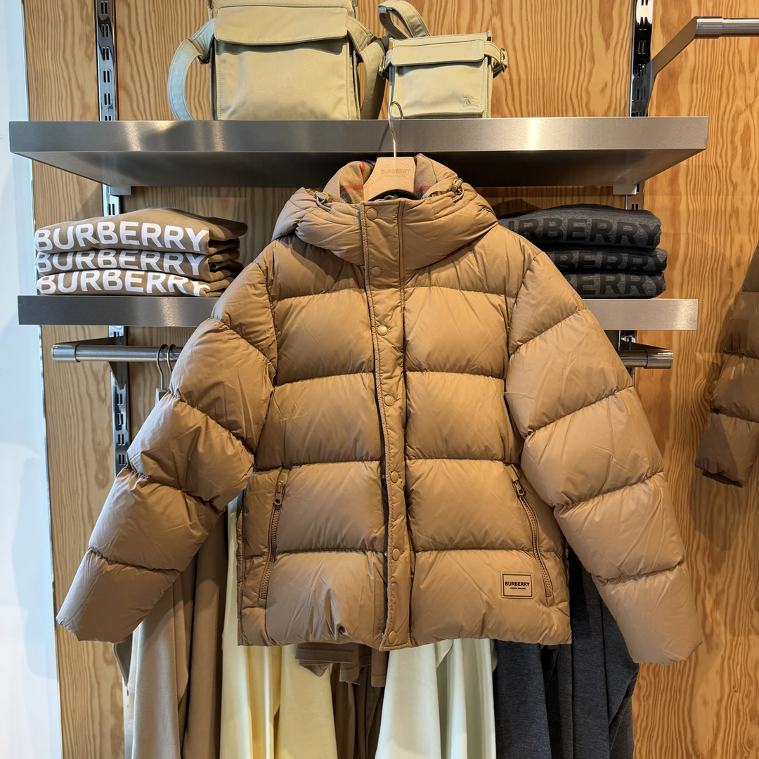 未使用 BURBERRY/博柏利 达人 男装 卡其色羽绒服短款 81052261