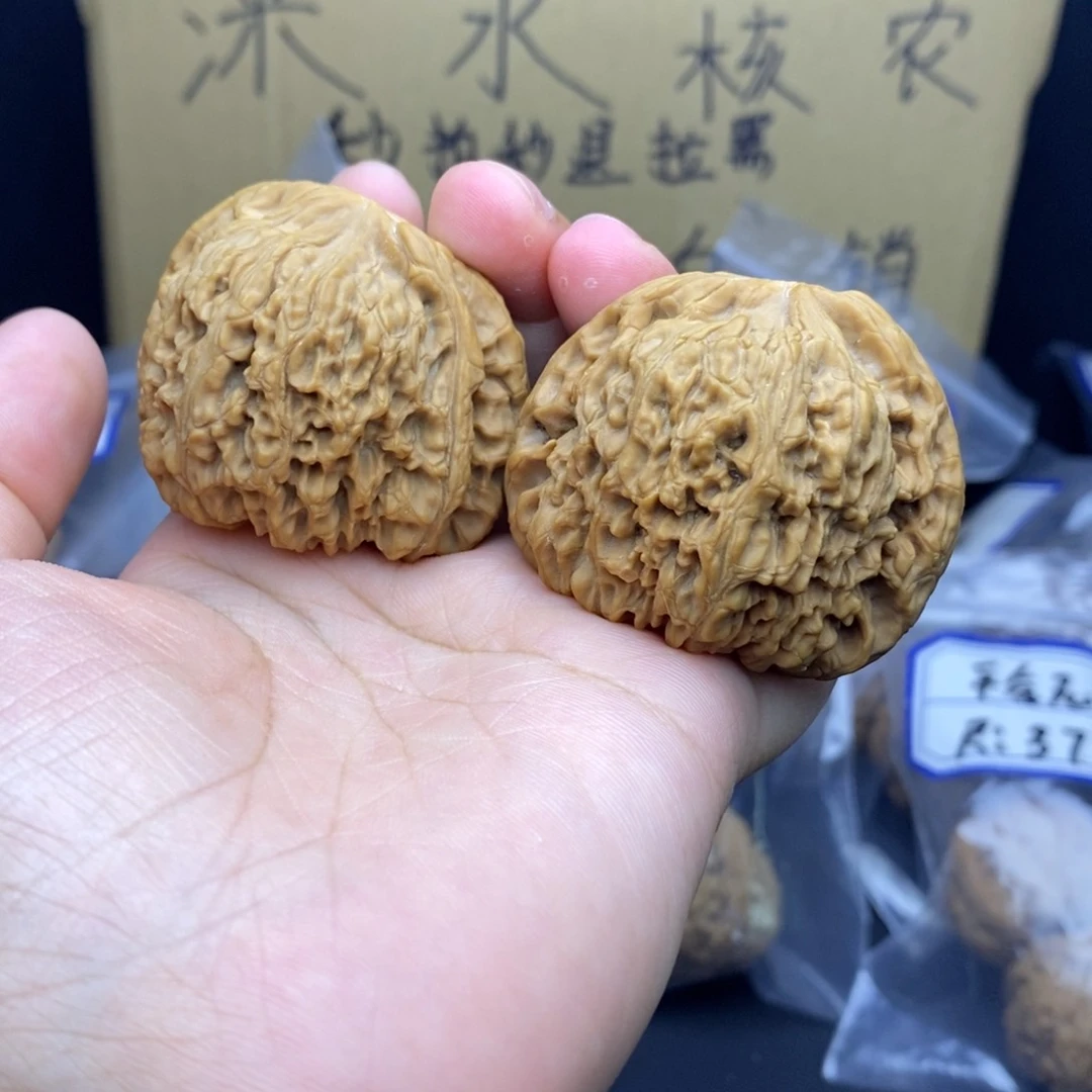文玩核桃吊坠南疆