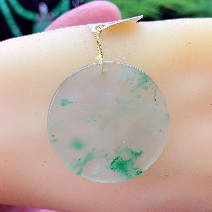 石英质玉未镶嵌颈饰