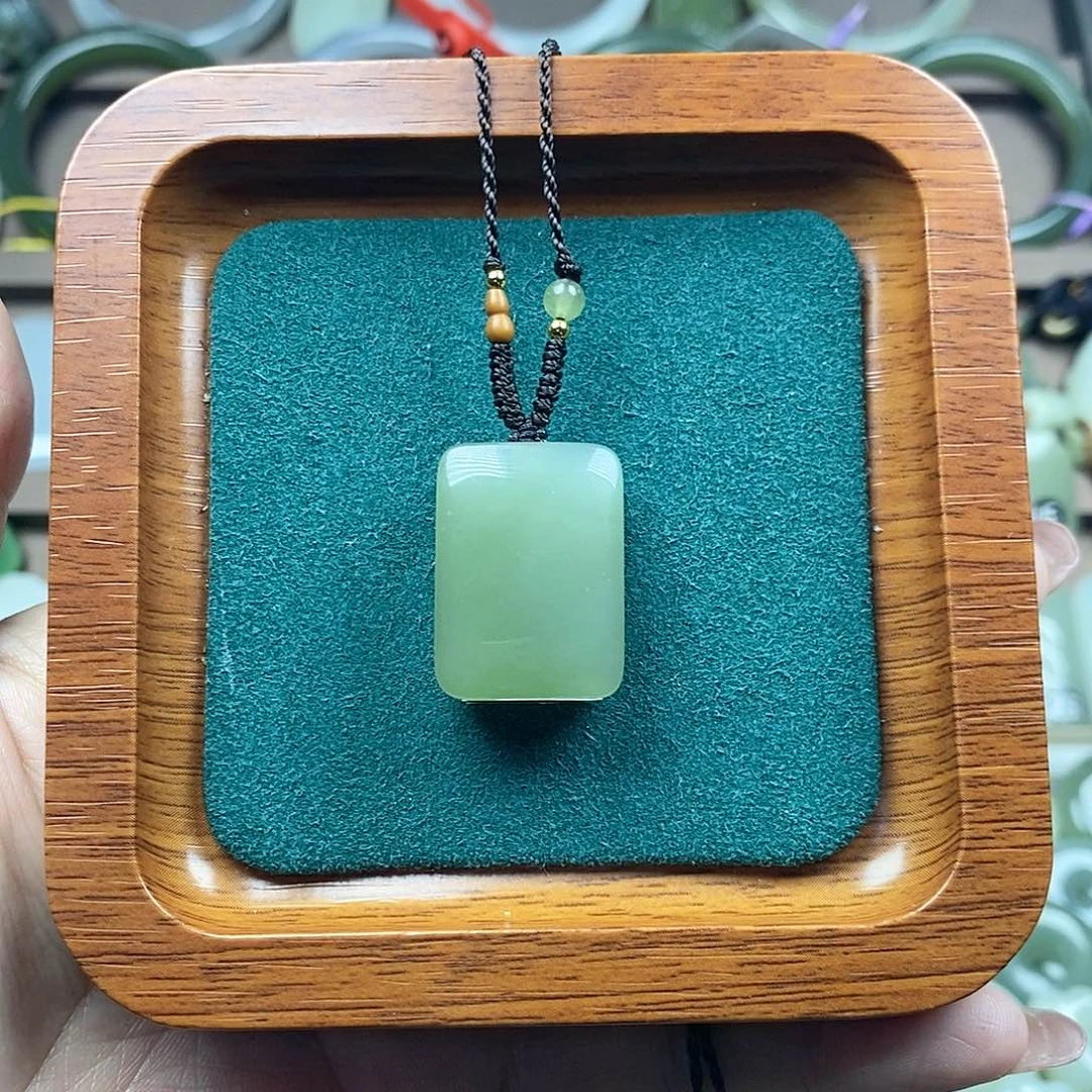 颈饰未镶嵌和田玉平安无事牌