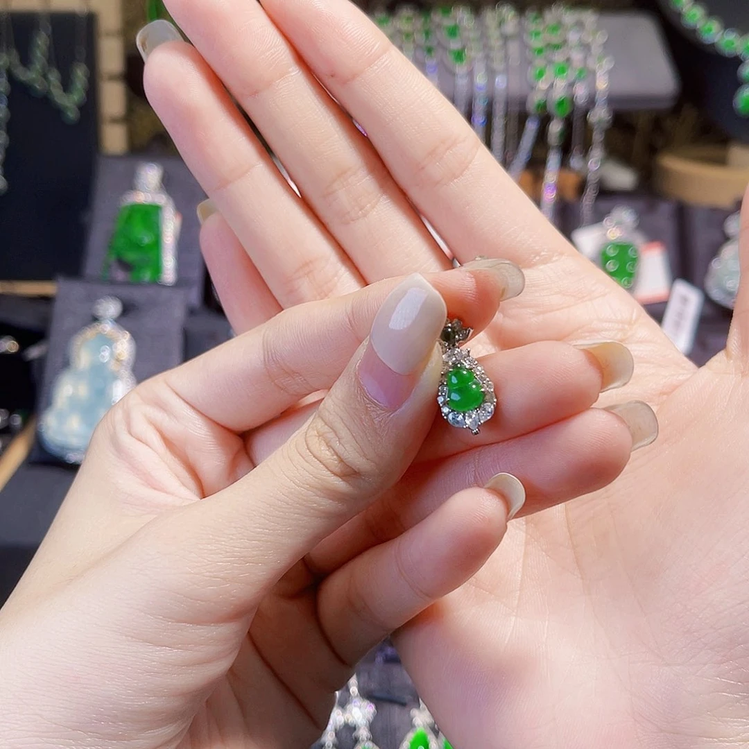 翡翠银S925镶嵌颈饰?***也葫芦