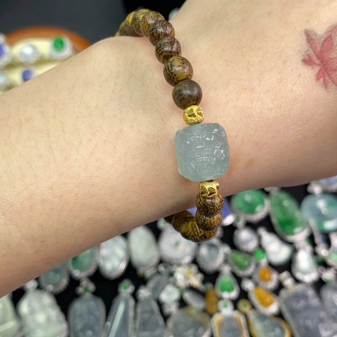 翡翠18K金镶嵌颈饰A货翡翠