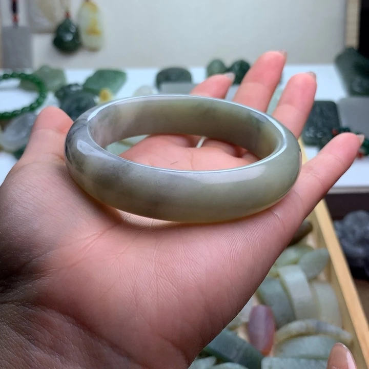 和田玉（糖玉）未镶嵌颈饰我*我