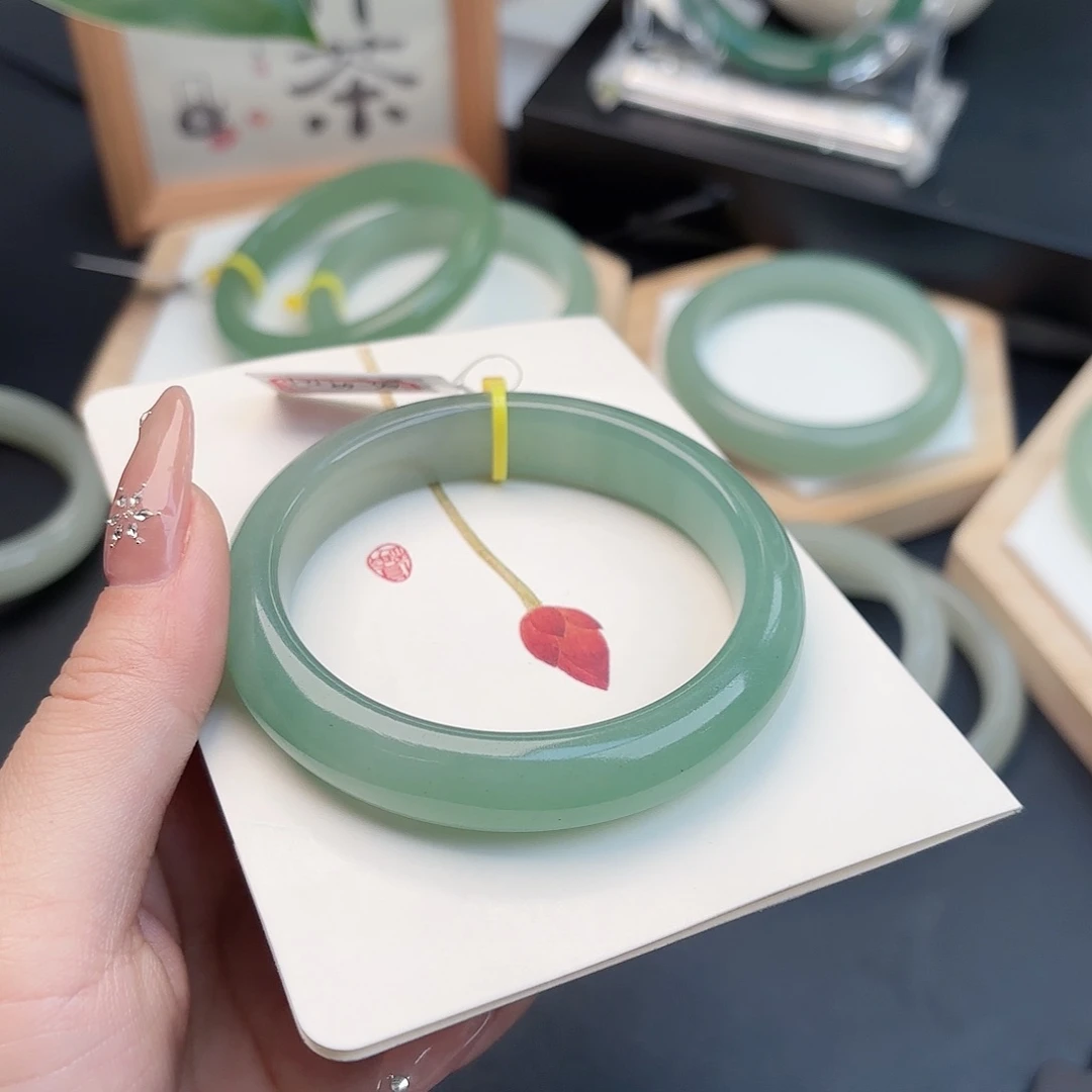 石英质玉未镶嵌手镯56