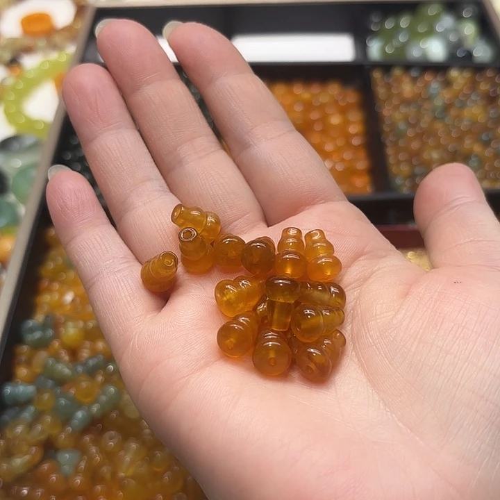 蛇纹石玉未镶嵌手串单珠1 6个芭*乐