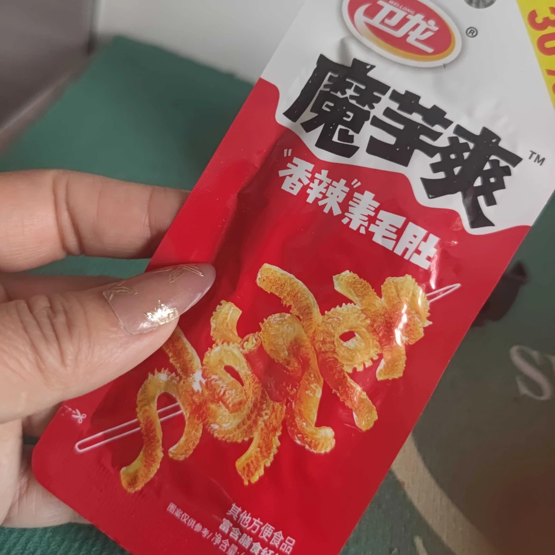 卫龙香辣麻辣酸辣魔芋爽加量不加价休闲追剧必备小零食