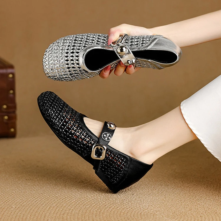 2025年夏季透气镂空编织洞洞鞋法式金属扣一字带内增高包头凉鞋女