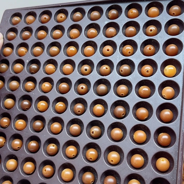 白玉菩提吊坠微瑕8焦糖圆珠100颗卡灯牌宠100颗