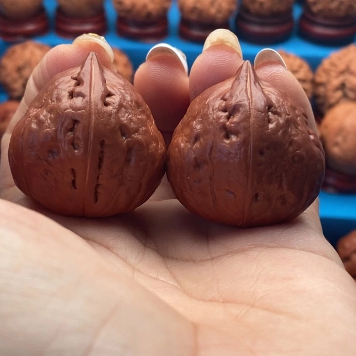 核桃精品文玩核桃手捻寿桃