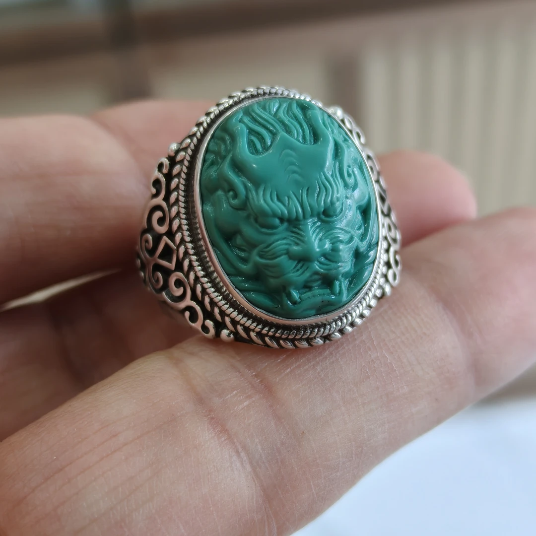 绿松石雕刻龙头戒指