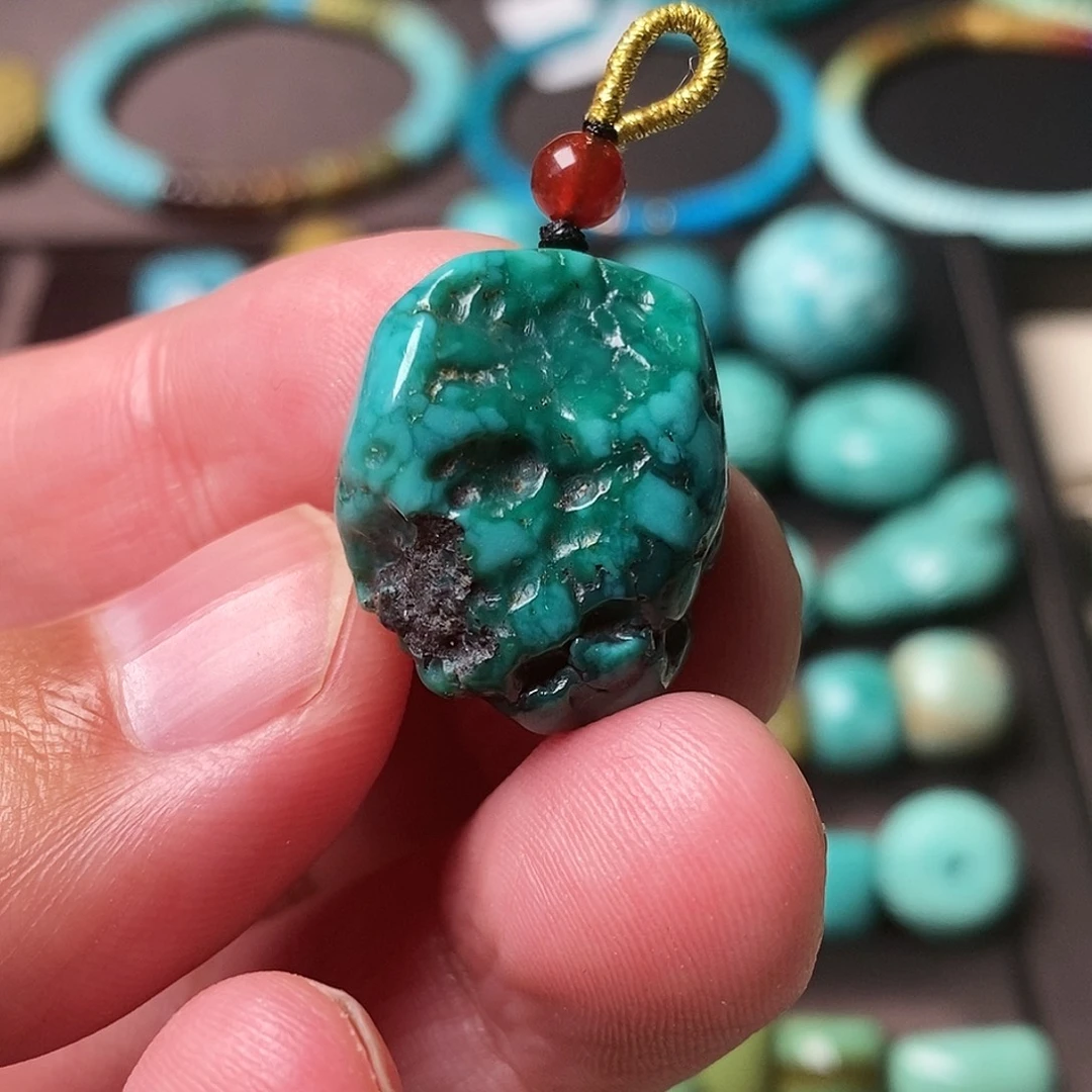 绿松石未镶嵌颈饰