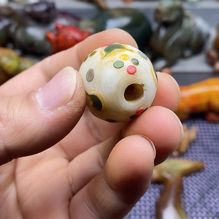 未镶嵌蛇纹石玉颈饰