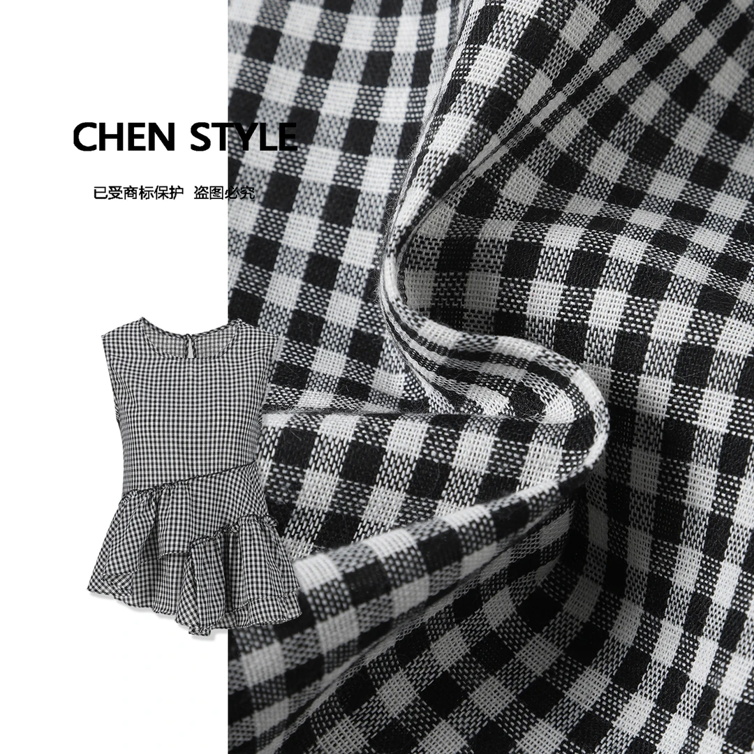 楚楚君【俏皮女孩】夏季俏皮圆领不规则下摆格子上衣Y51814