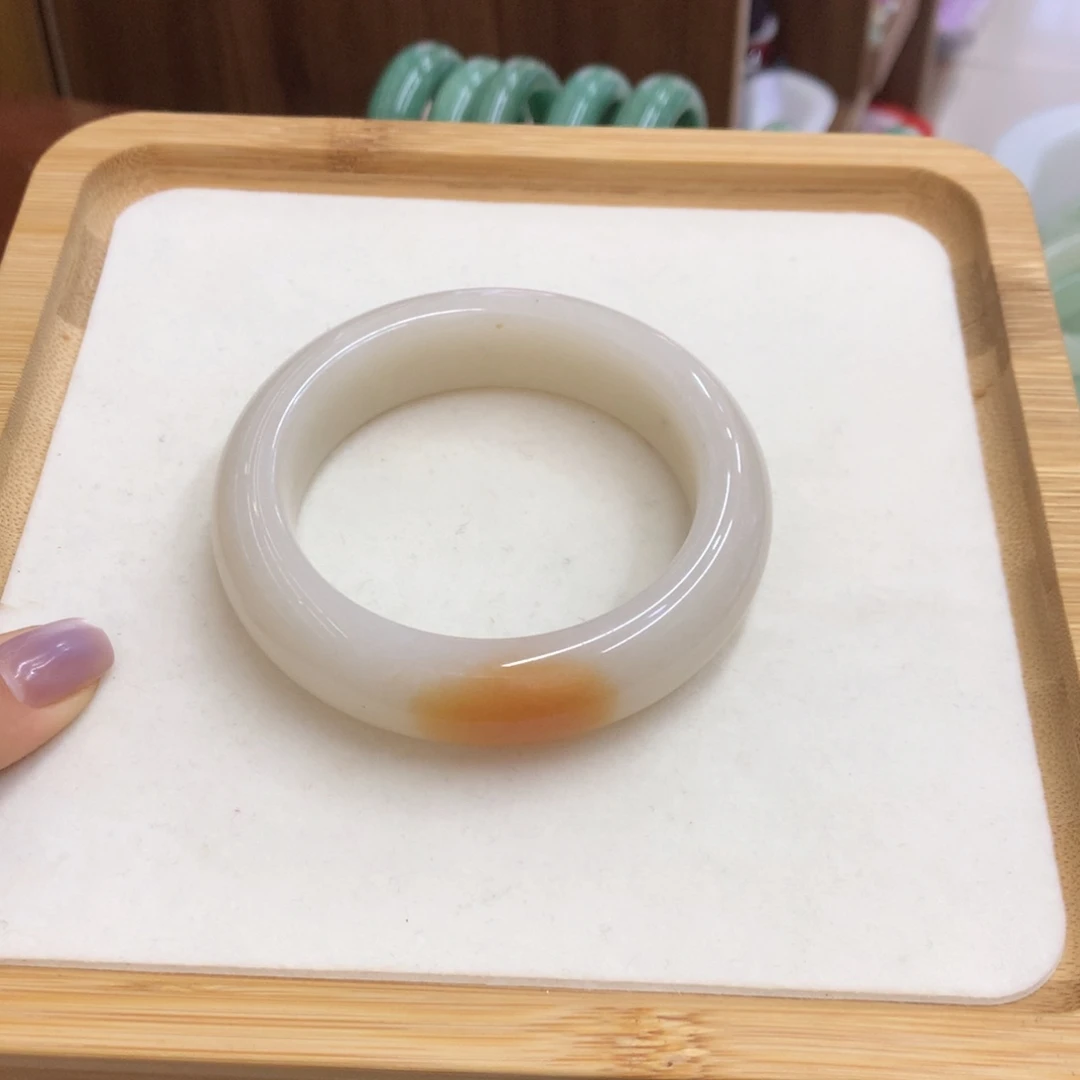 石英质玉未镶嵌手镯