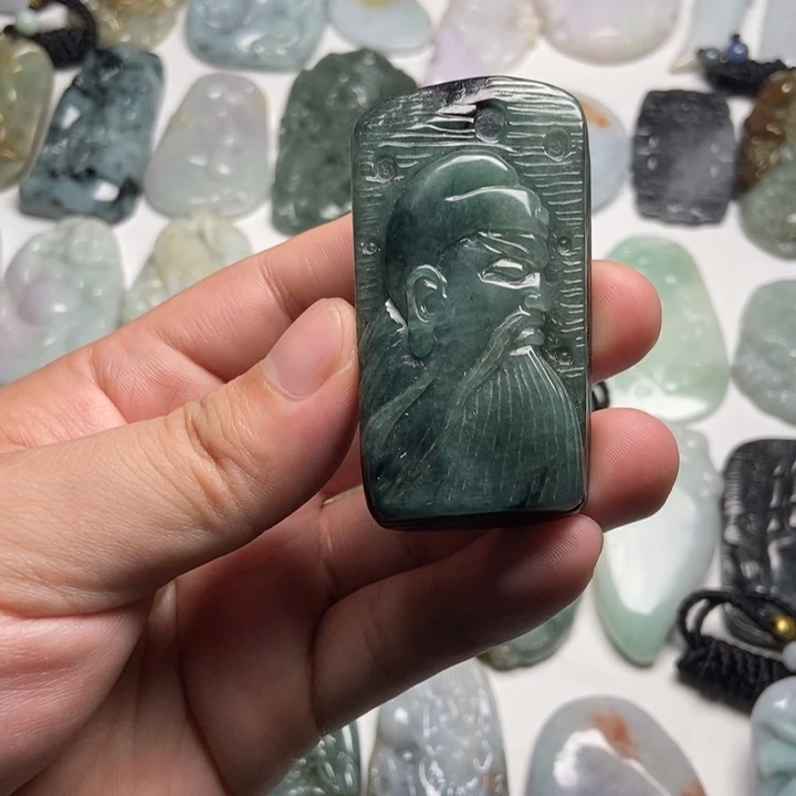 翡翠未镶嵌颈饰关二爷49