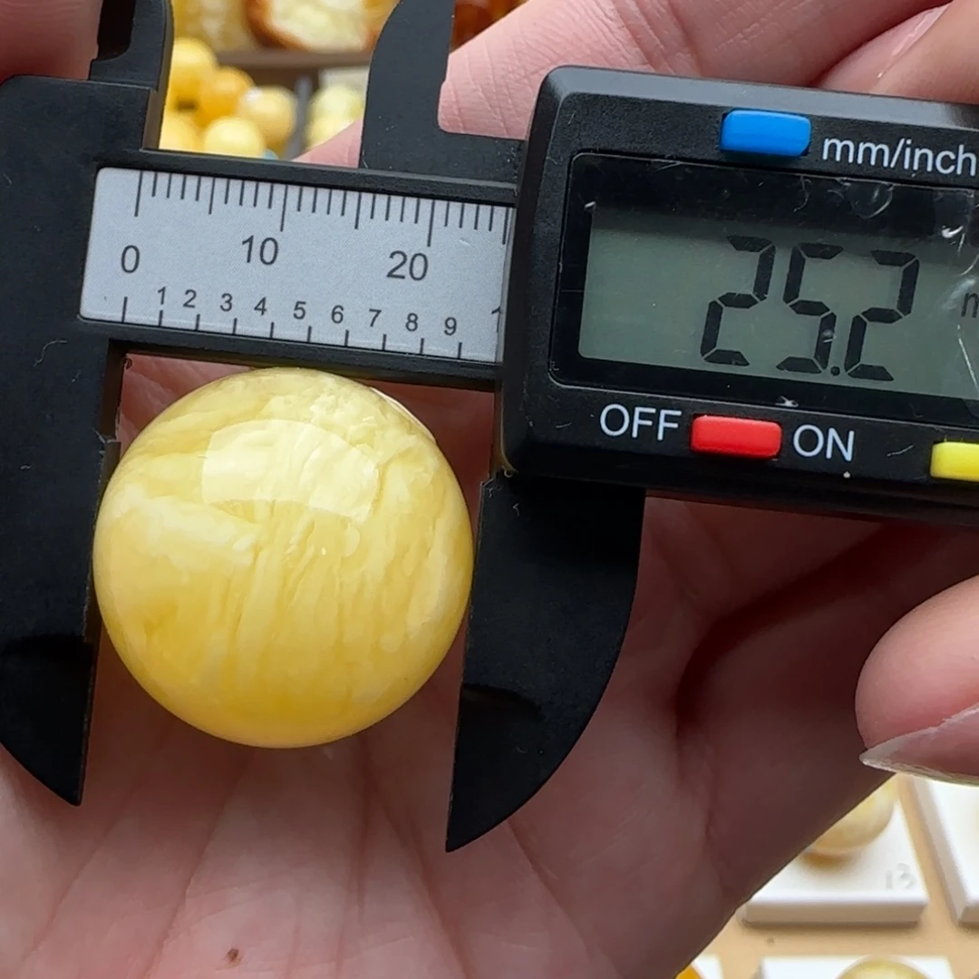 虚***叔蜜蜡未镶嵌裸石微瑕浓蜡珠子