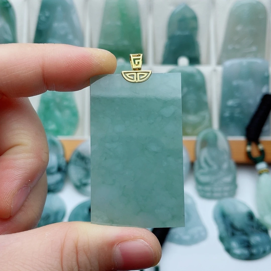 翡翠未镶嵌颈饰无事牌