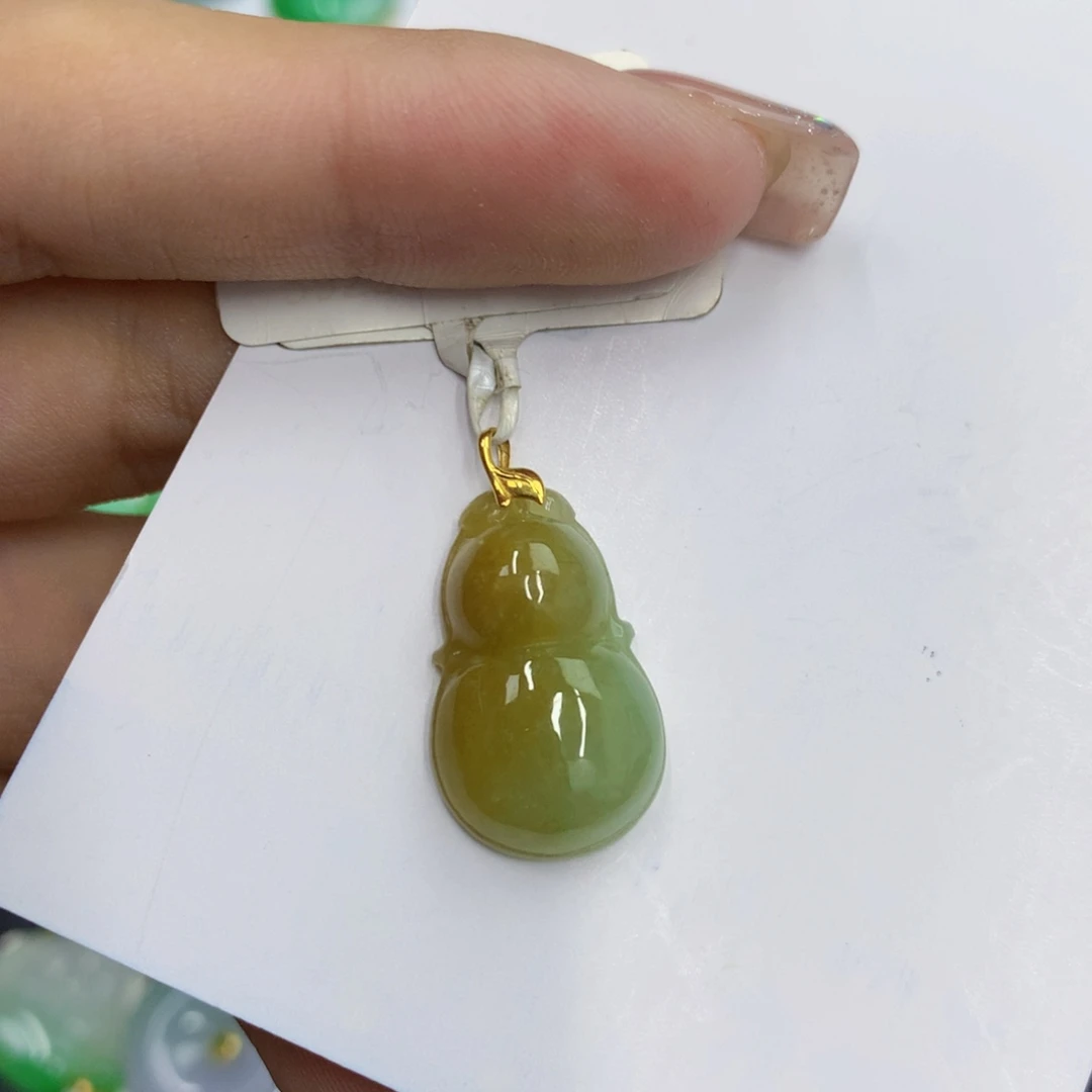 翡翠18K金镶嵌颈饰翡翠