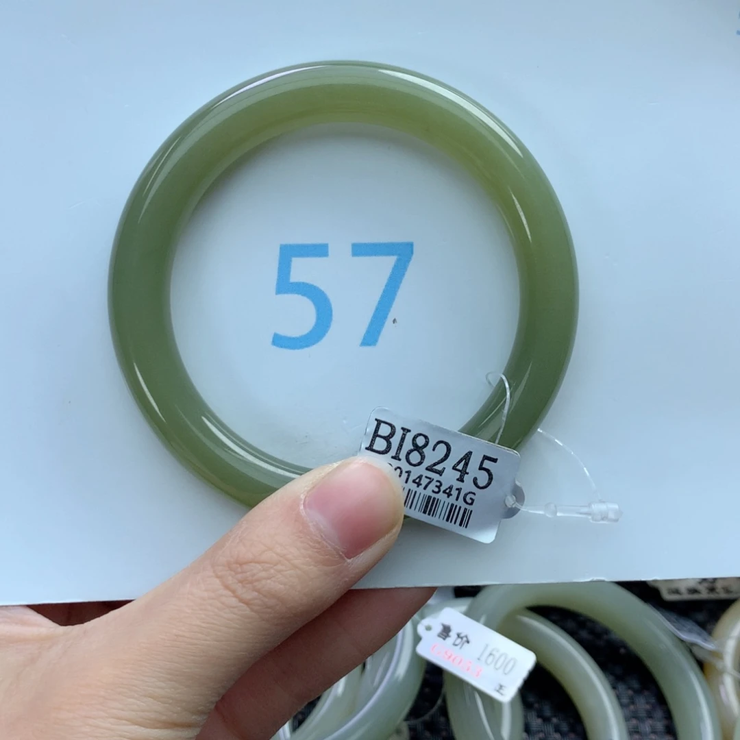 和田玉手镯未镶嵌妖*