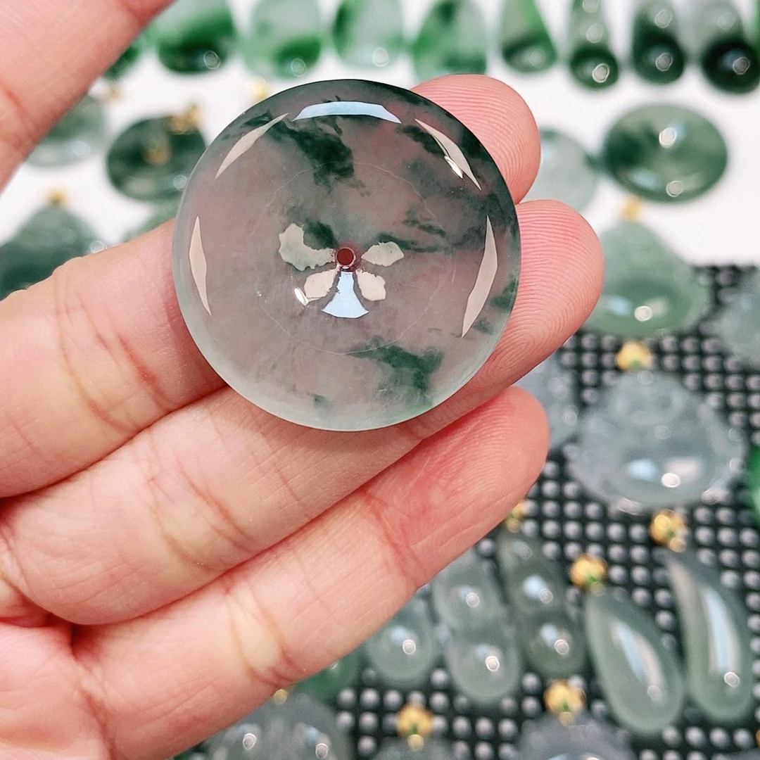 翡翠颈饰未镶嵌吊坠