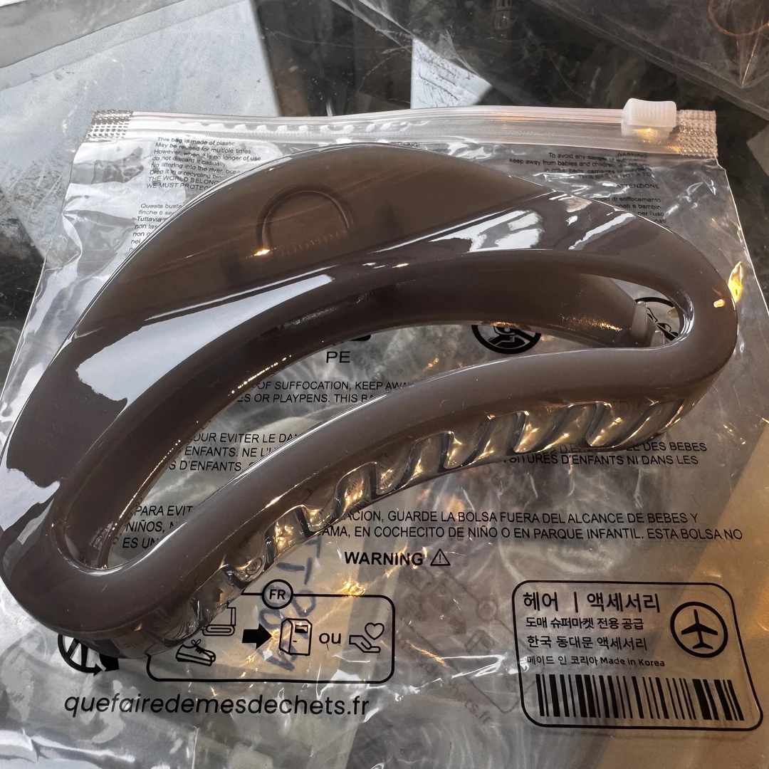 AA120 泡菜尾单浅灰透明弯月镂空大抓夹12cm｜淘贩