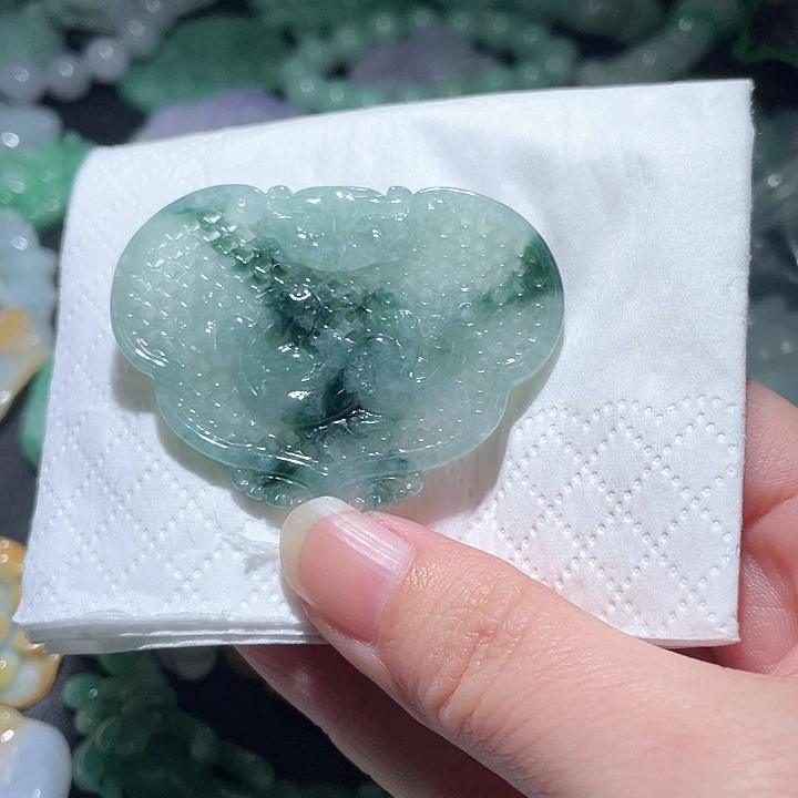颈饰未镶嵌翡翠天