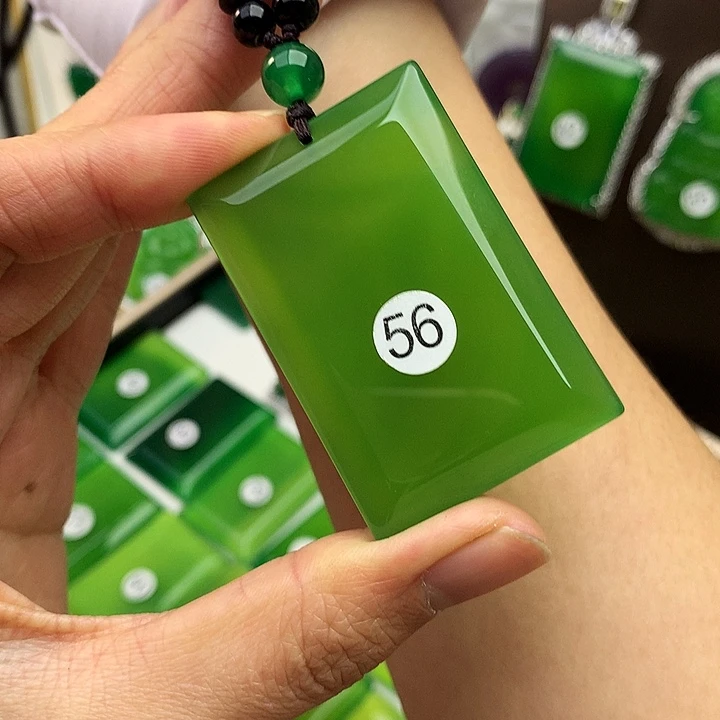 玛瑙/玉髓未镶嵌吊坠