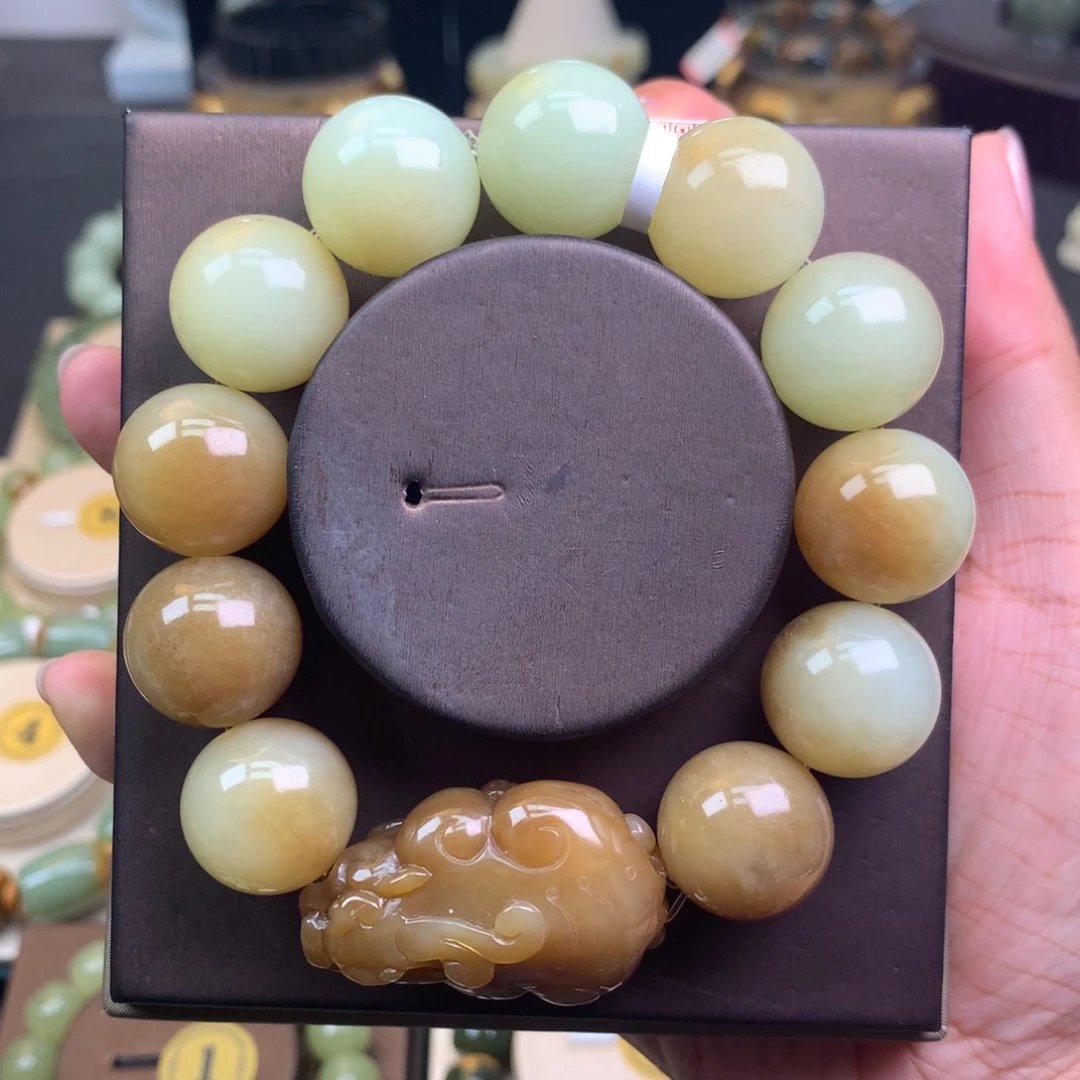 岫玉未镶嵌珠宝奇石