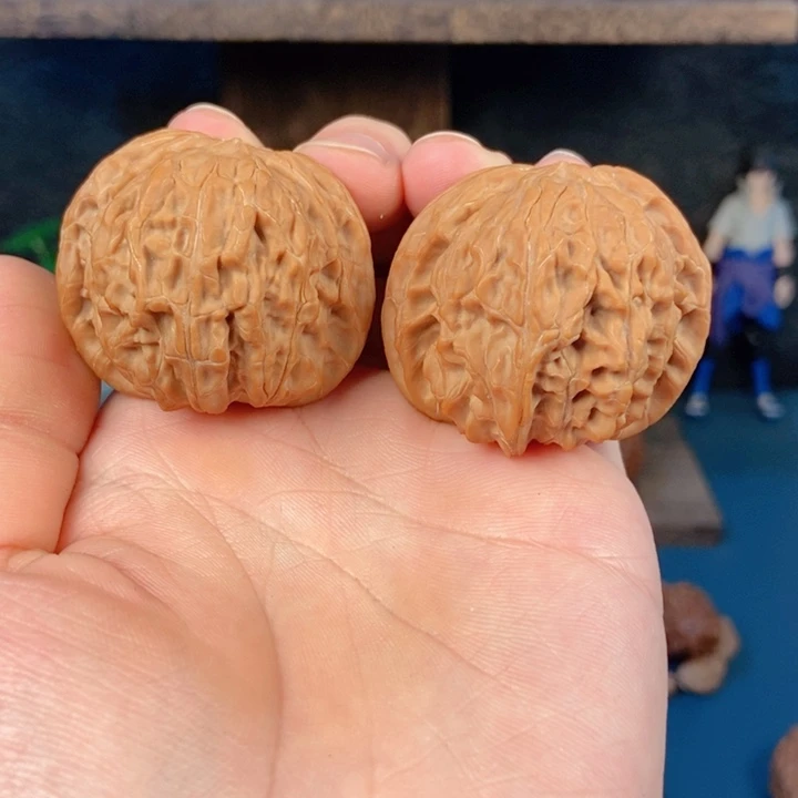 文玩核桃吊坠71¥¥山地磨盘（49克）