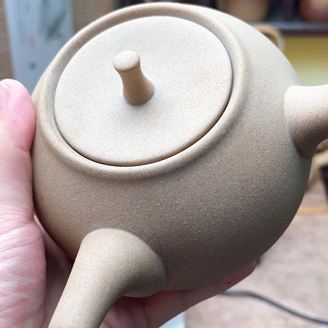 粗陶茶壶一个。。。。。。。