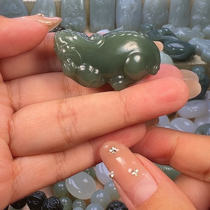 和田玉（糖玉）未镶嵌颈饰