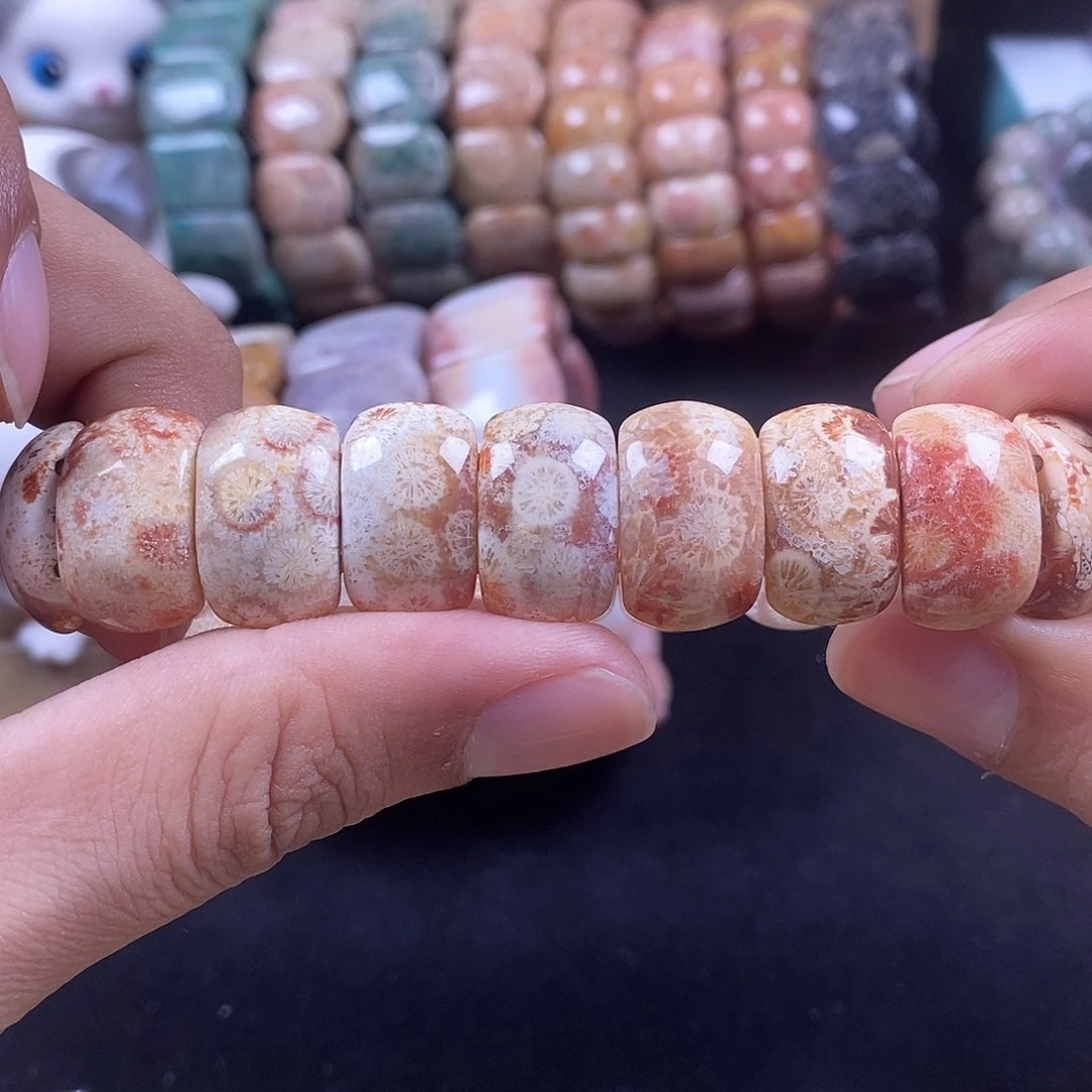 未镶嵌手牌硅化珊瑚（珊瑚玉）33