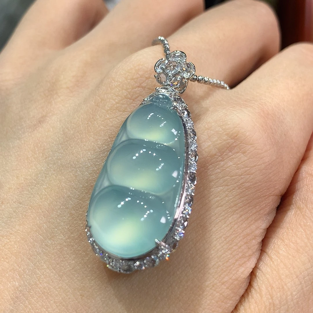 翡翠18K金镶嵌颈饰