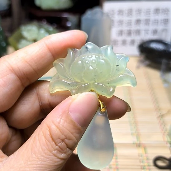 蛇纹石玉未镶嵌颈饰