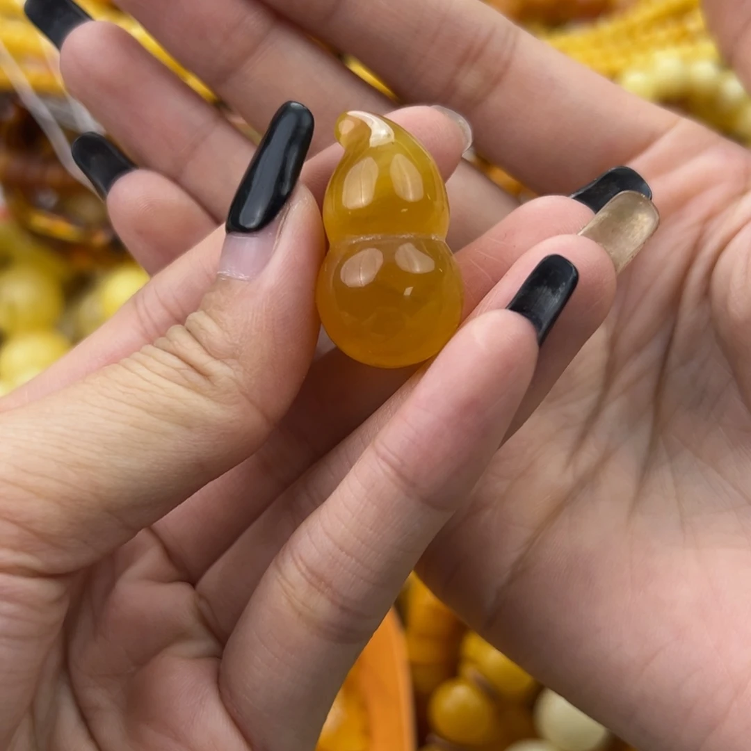 琥珀珠宝奇石未镶嵌