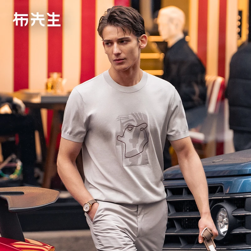 Mr.Bu布先生抽象人物图案提花设计圆领休闲2025T恤衫男ET16181
