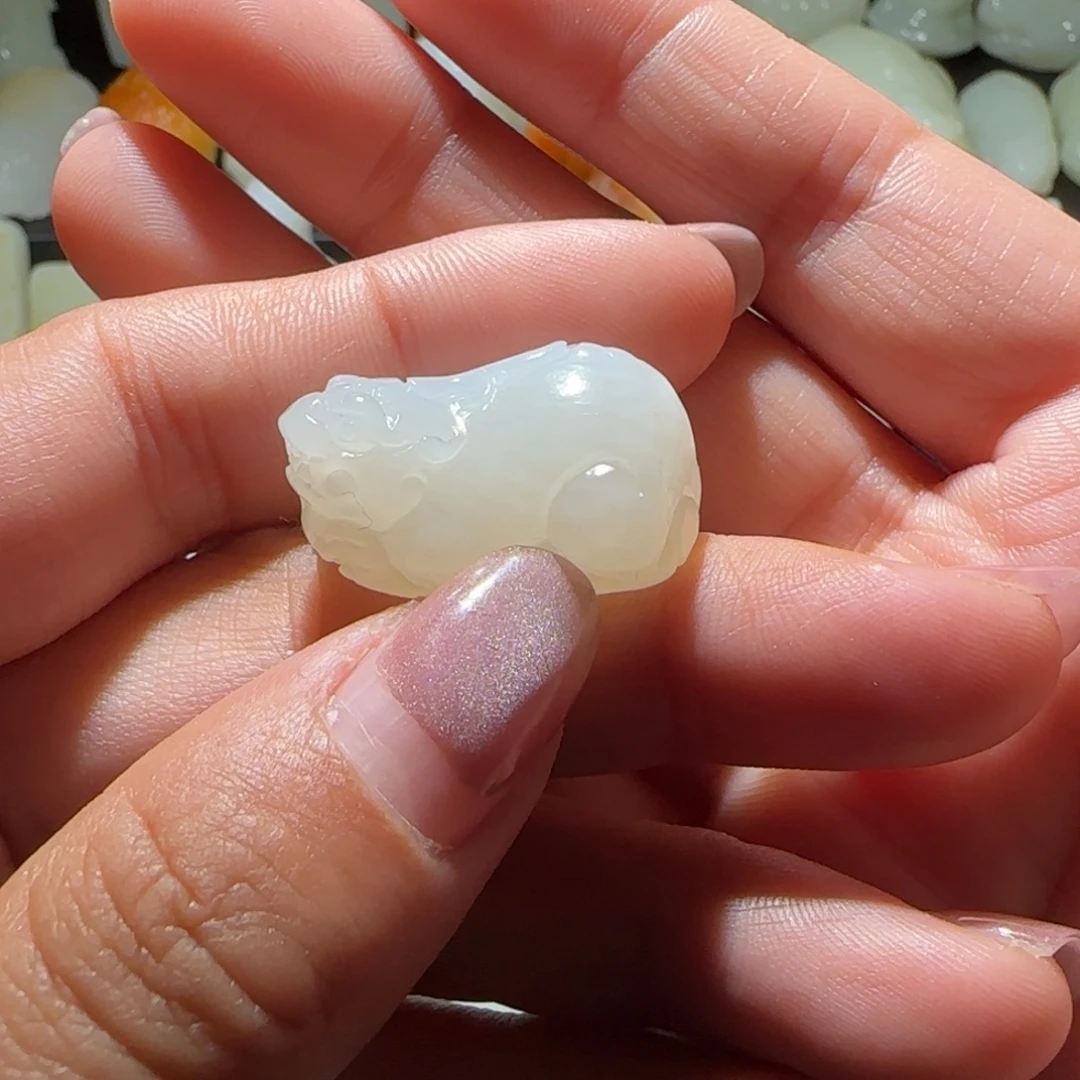 力***哥和田玉未镶嵌颈饰