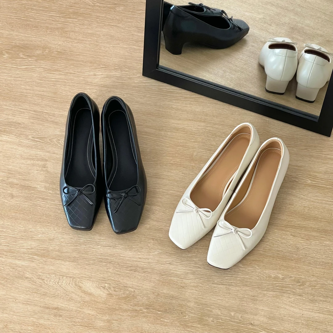 HUSSLOVE 头层牛皮·跟高4CM·法式气质方头高跟粗跟欧若假日风单鞋