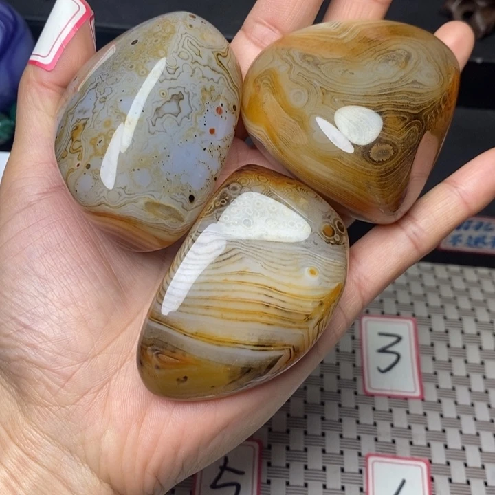 雪****玛瑙/玉髓未镶嵌天然玛瑙俏色缠丝玛瑙打孔不退不换