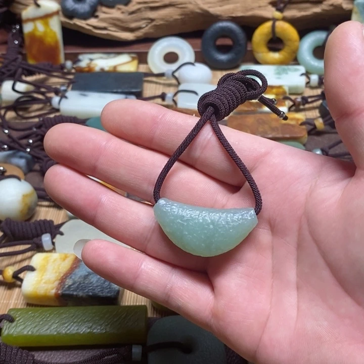 蛇纹石玉挂件未镶嵌