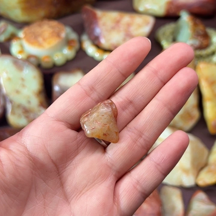 和田玉（糖玉）未镶嵌挂件峰*