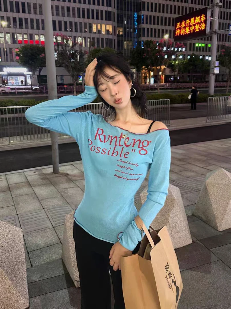 蓝色斜肩印花薄款防晒罩衫长袖T恤女秋季修身辣妹露肩空调衫上衣