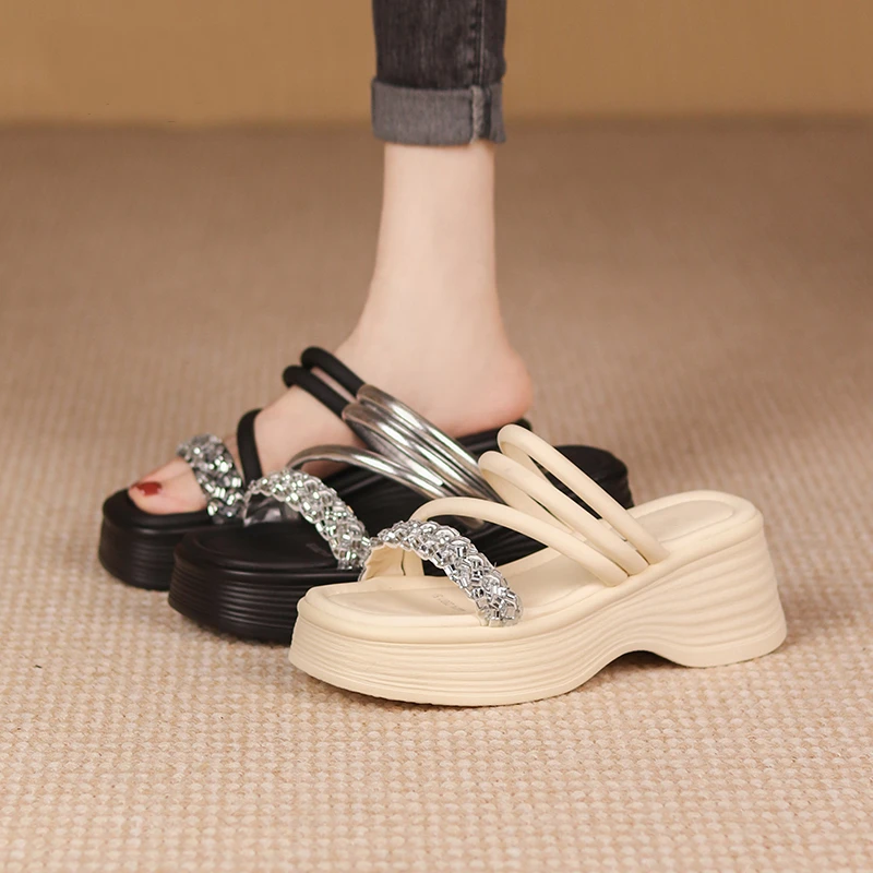 17953夏季2025外穿复古露趾拖鞋百搭平底时尚休闲软底真皮鞋