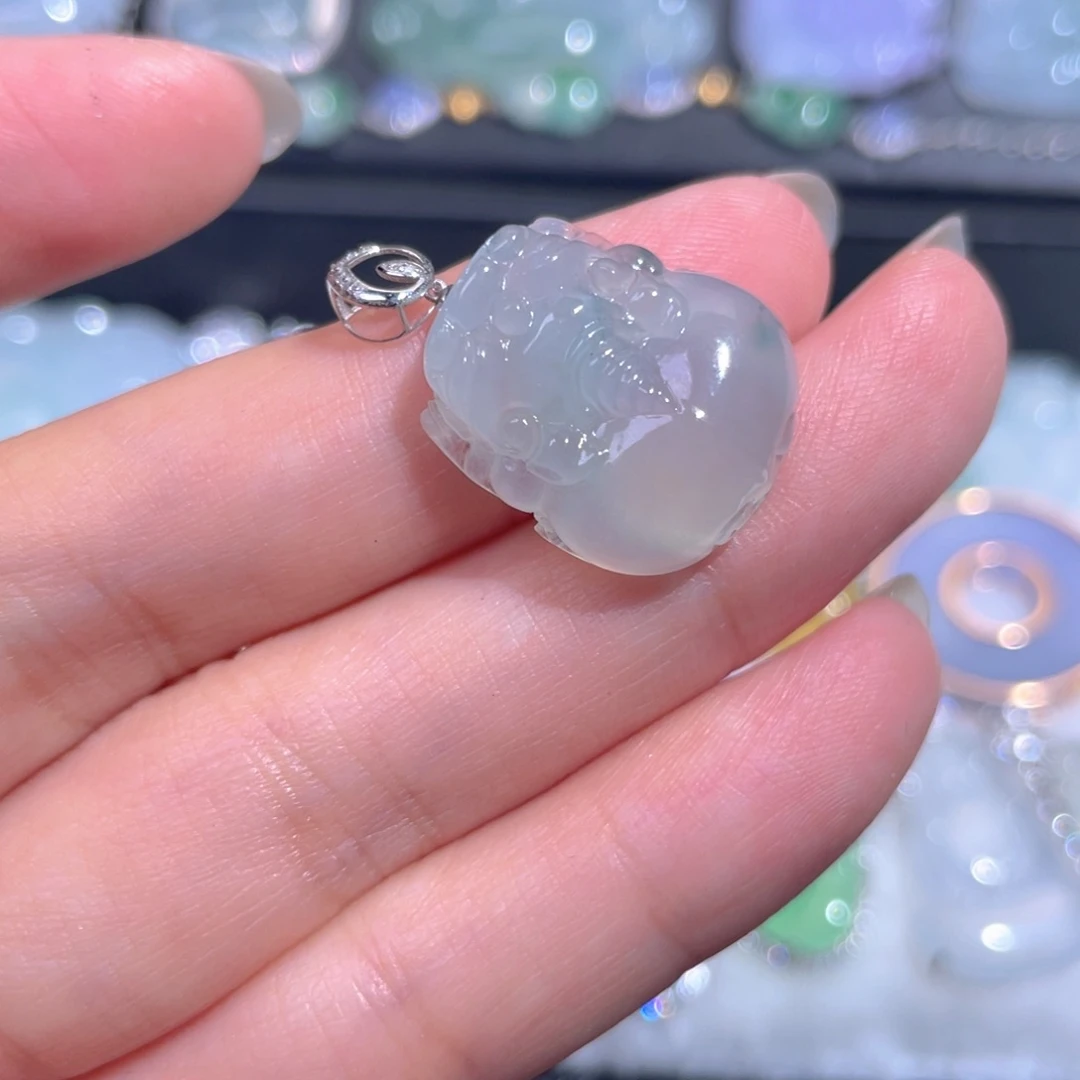 颈饰18K金镶嵌翡翠翡翠