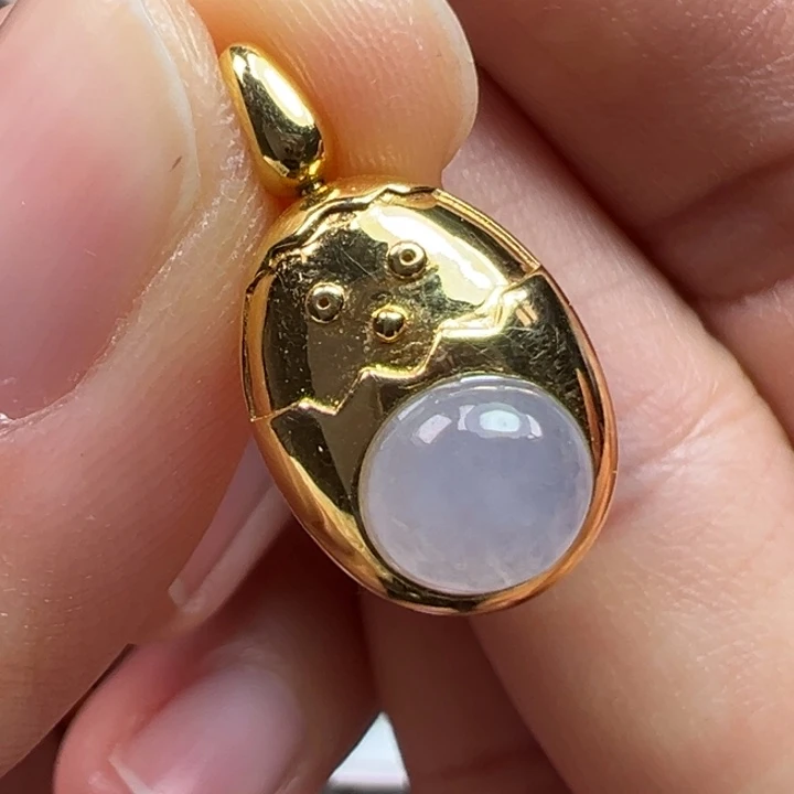 翡翠18K金镶嵌颈饰吊坠