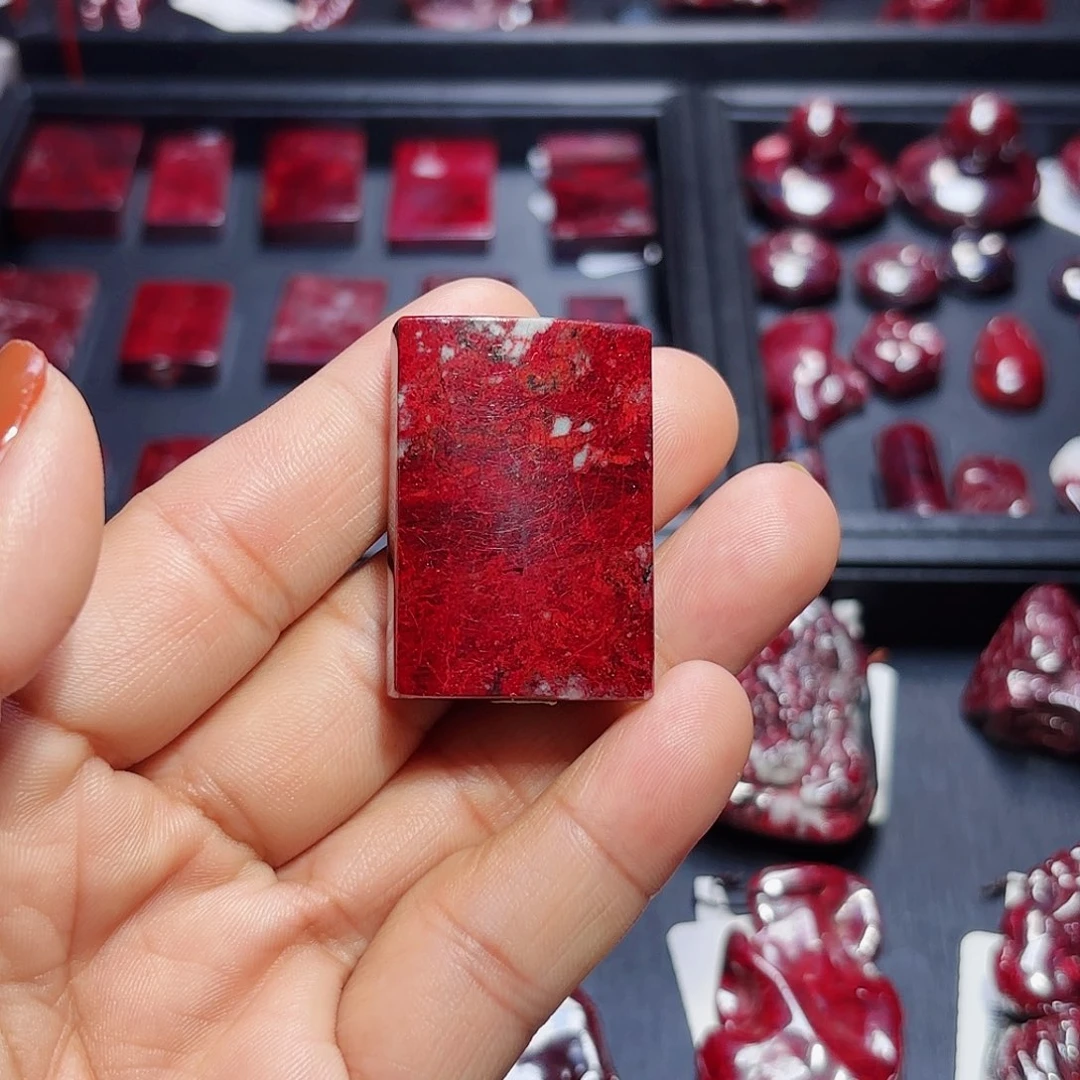 天然辰砂千*原矿牌子57.5克