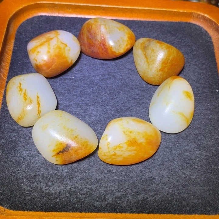 和田玉未镶嵌手串